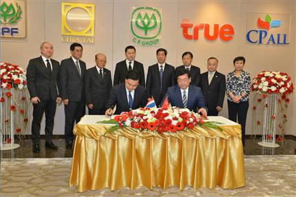 Chen Run’er met with Thai Deputy Prime Minister SomkidJatusripitak and witnessed the signing between HNCA and CP Group，Thai Smile Airways and Nok Airlines